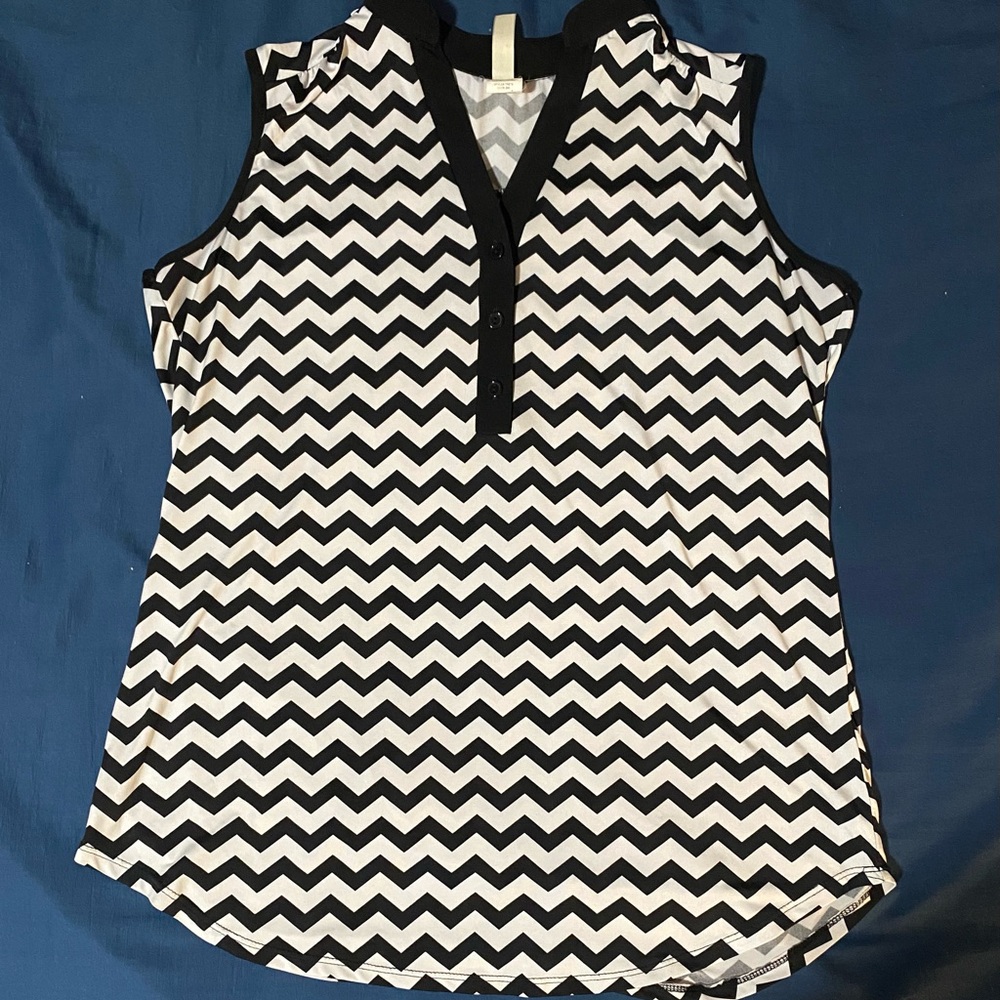 PerSeption Concept Black and White Zigzag chevron Sleeveless Blouse